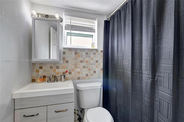 4121 NW 26th St T16, Lauderhill, FL 33313