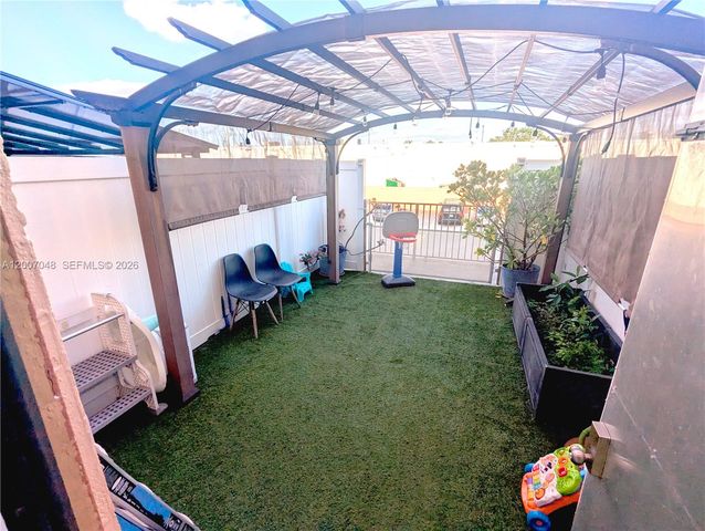 4121 NW 26th St T16, Lauderhill, FL 33313