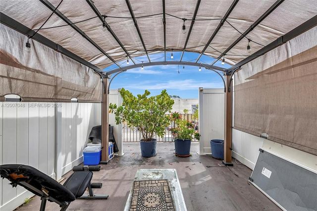 4121 NW 26th St T16, Lauderhill, FL 33313