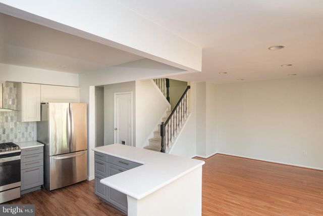 19 VIBURNUM CT, Lafayette Hill, PA 19444