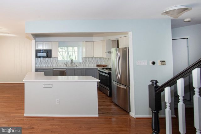 19 VIBURNUM CT, Lafayette Hill, PA 19444