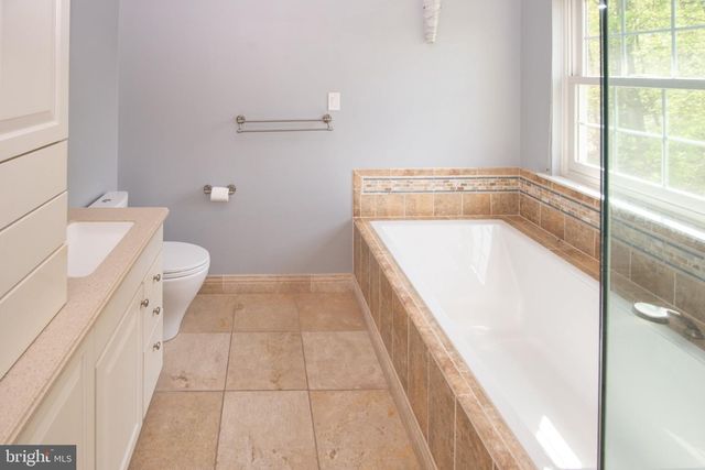 19 VIBURNUM CT, Lafayette Hill, PA 19444