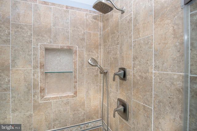 19 VIBURNUM CT, Lafayette Hill, PA 19444