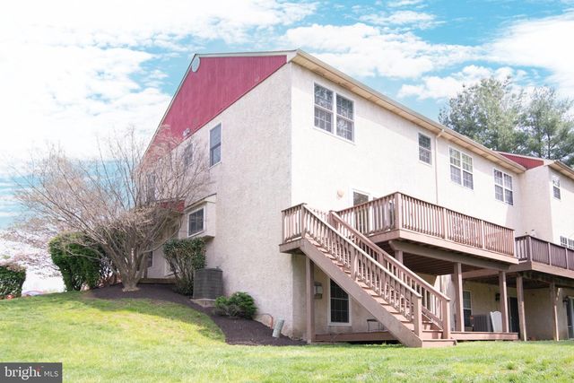 19 VIBURNUM CT, Lafayette Hill, PA 19444