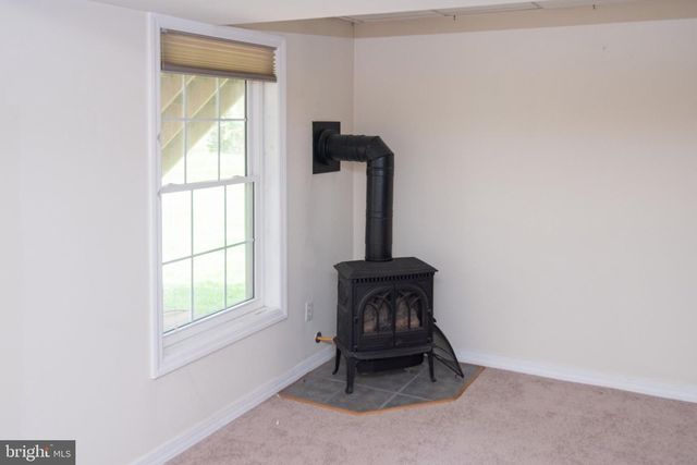 19 VIBURNUM CT, Lafayette Hill, PA 19444