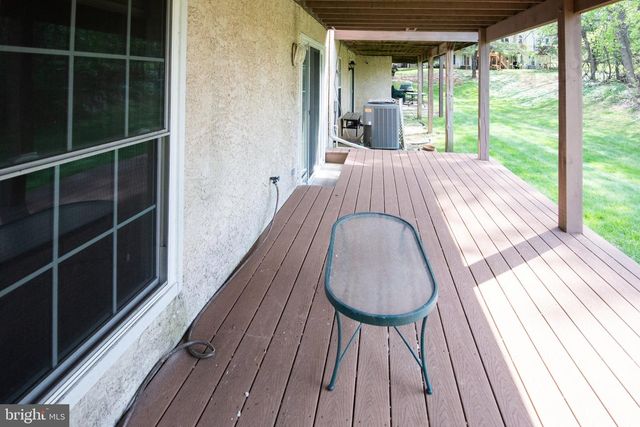 19 VIBURNUM CT, Lafayette Hill, PA 19444