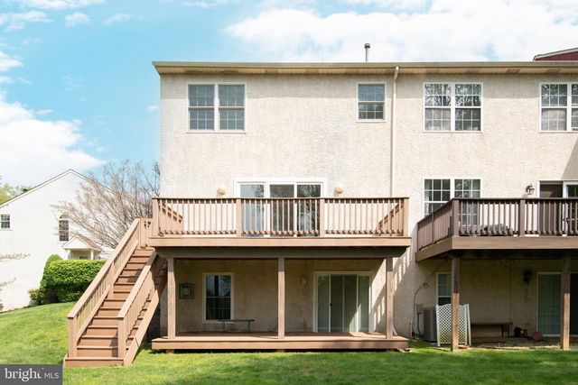 19 VIBURNUM CT, Lafayette Hill, PA 19444
