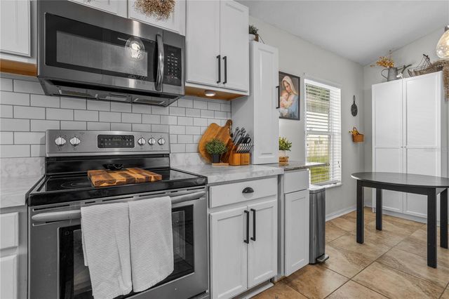 439 HAMMERSTONE AVENUE, Haines City, FL 33844