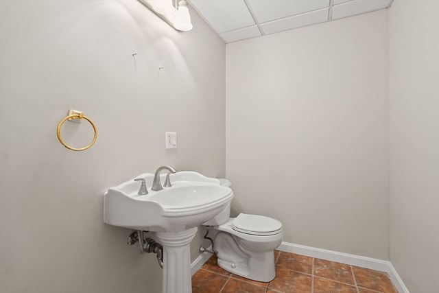62 Coffey Ave, Haverhill, MA 01835