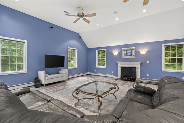 62 Coffey Ave, Haverhill, MA 01835