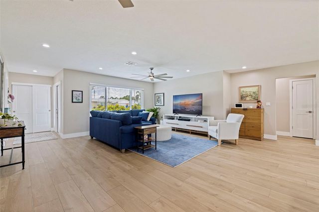 6085 TANGLEWOOD DRIVE NE, St Petersburg, FL 33703
