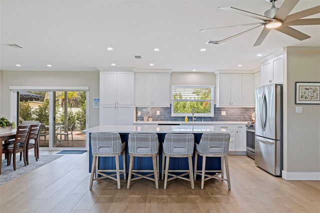 6085 TANGLEWOOD DRIVE NE, St Petersburg, FL 33703