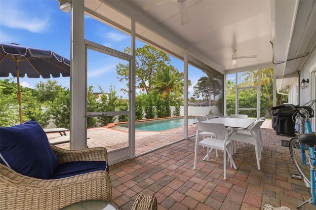 6085 TANGLEWOOD DRIVE NE, St Petersburg, FL 33703