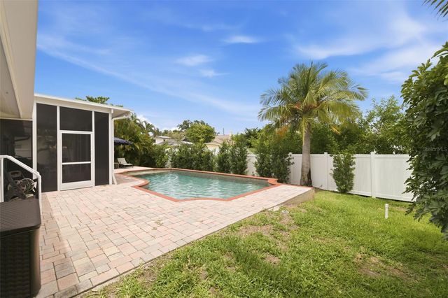 6085 TANGLEWOOD DRIVE NE, St Petersburg, FL 33703