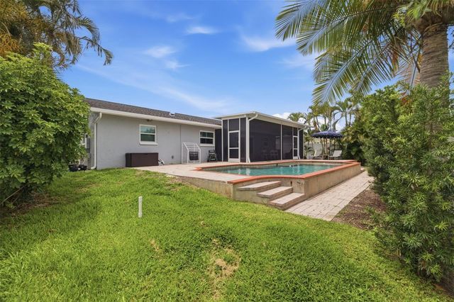 6085 TANGLEWOOD DRIVE NE, St Petersburg, FL 33703