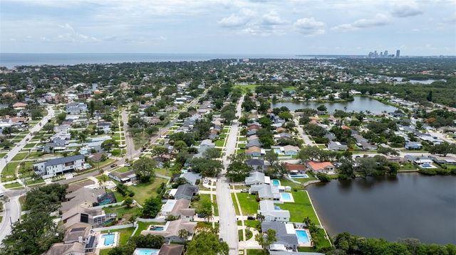 6085 TANGLEWOOD DRIVE NE, St Petersburg, FL 33703