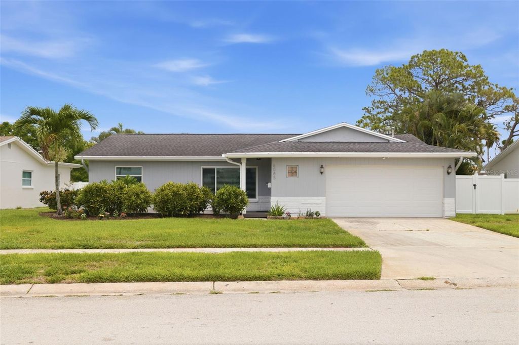6085 TANGLEWOOD DRIVE NE, St Petersburg, FL 33703