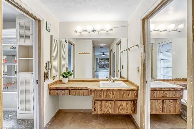 196 Baltusrol DR, Naples, FL 34113