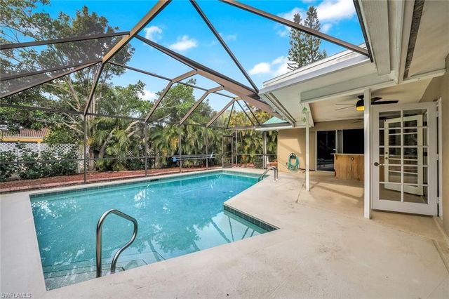 196 Baltusrol DR, Naples, FL 34113