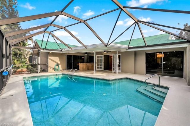 196 Baltusrol DR, Naples, FL 34113