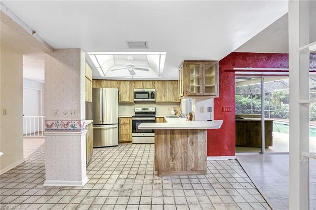 196 Baltusrol DR, Naples, FL 34113