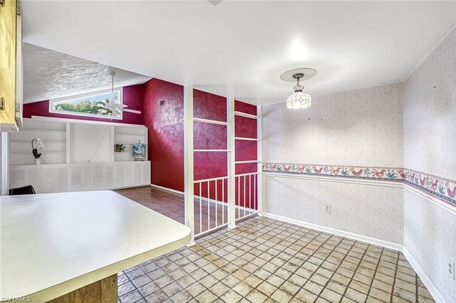 196 Baltusrol DR, Naples, FL 34113