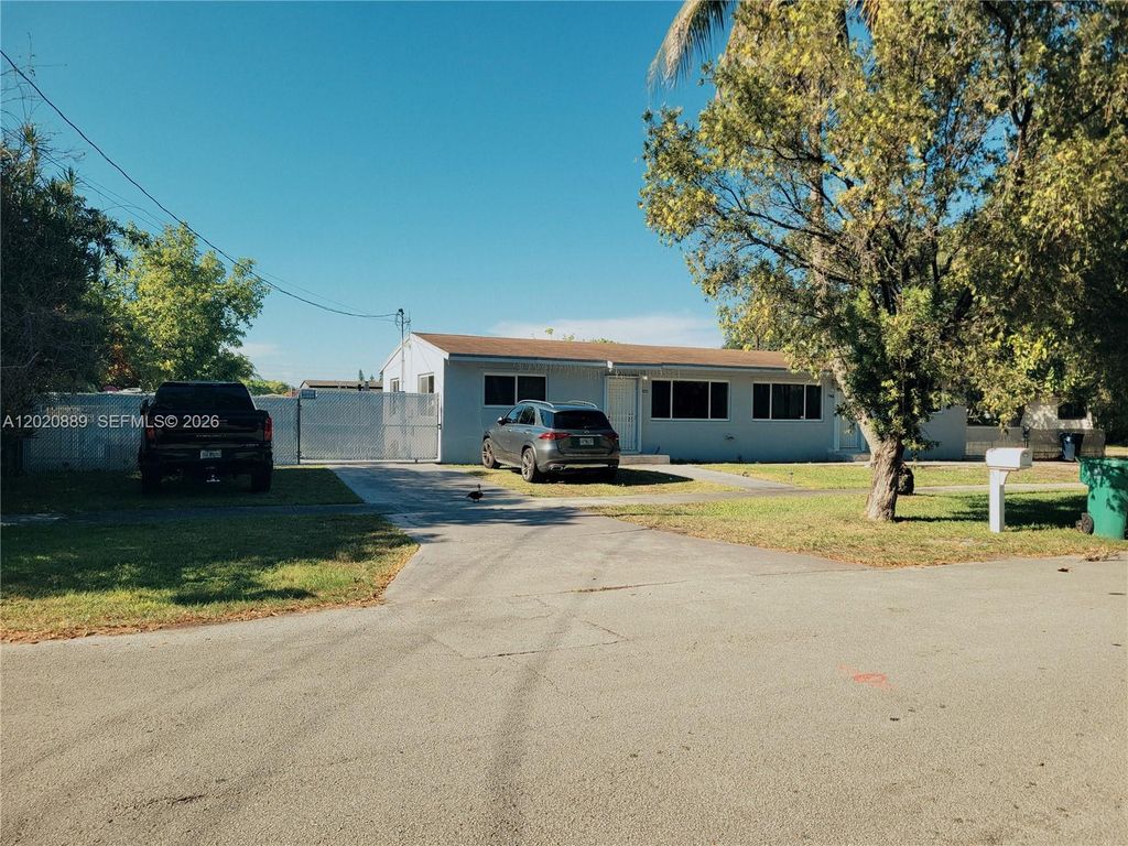 7901 Grand Canal Dr 7903, Miami, FL 33144