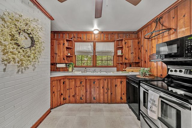 1035 Clearfield RD SW, Roanoke, VA 24015
