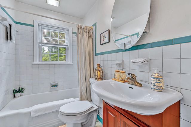 1035 Clearfield RD SW, Roanoke, VA 24015