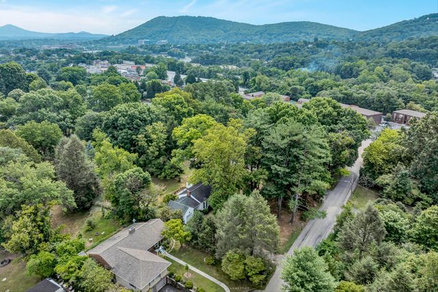 1035 Clearfield RD SW, Roanoke, VA 24015