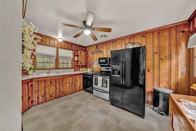 1035 Clearfield RD SW, Roanoke, VA 24015