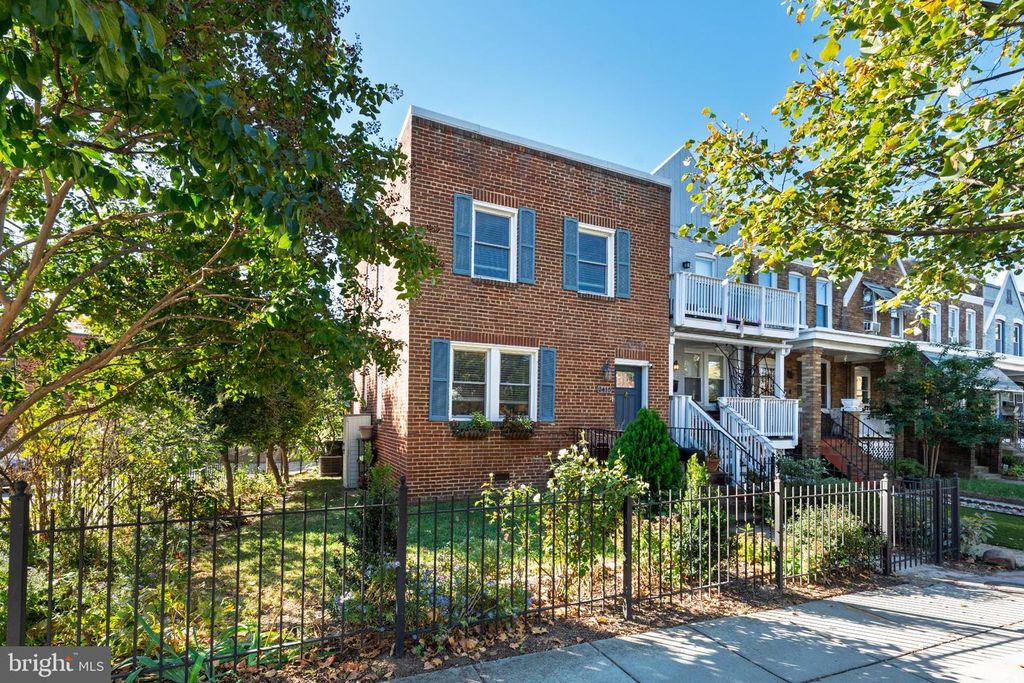 2415 E ST NE, Washington, DC 20002