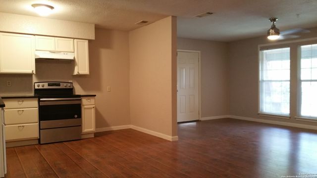 8818 SLUMBER LN, Converse, TX 78109