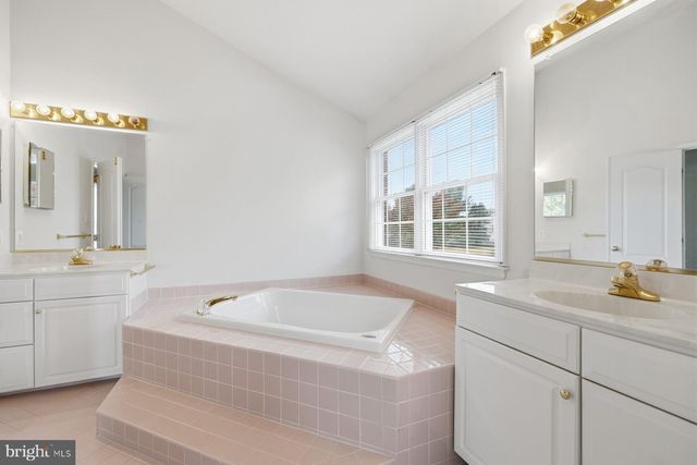 3817 PARK LAKE DR, Rockville, MD 20853