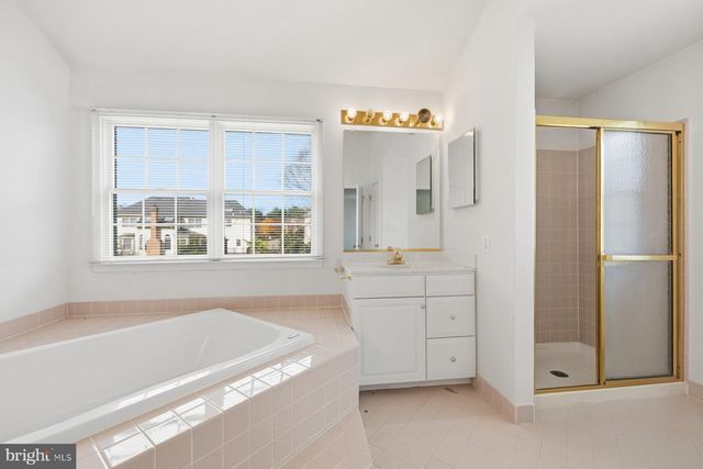 3817 PARK LAKE DR, Rockville, MD 20853