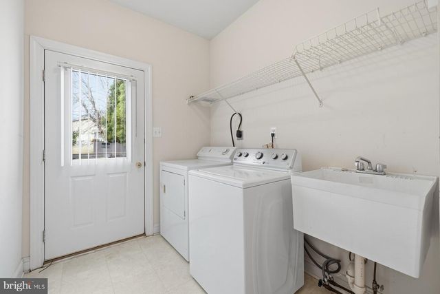 3817 PARK LAKE DR, Rockville, MD 20853