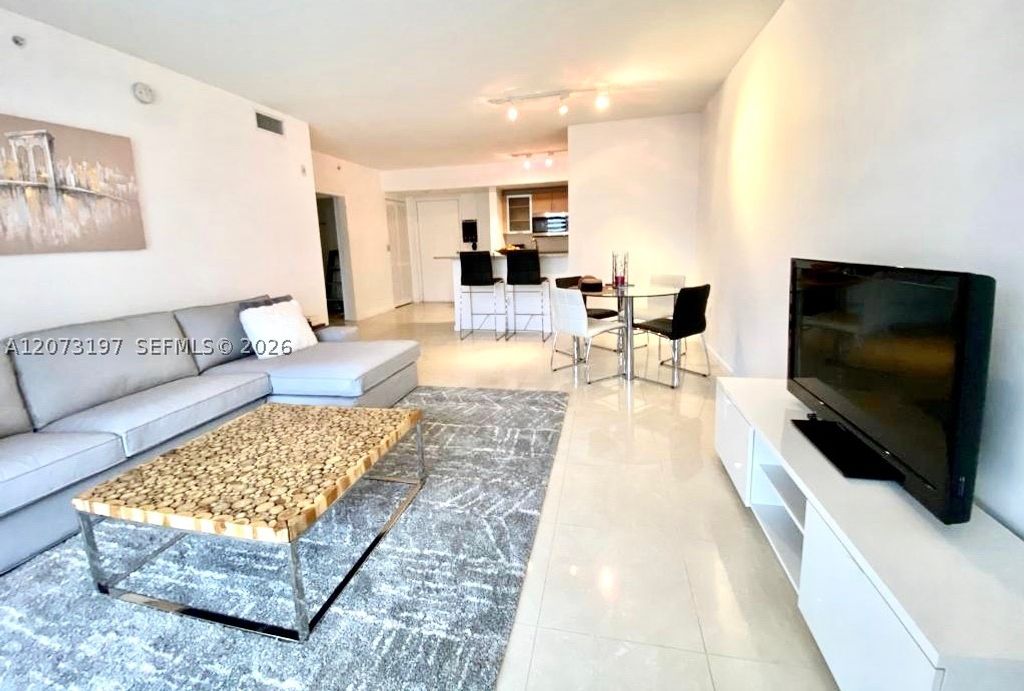 2775 NE 187th St 419, Aventura, FL 33180