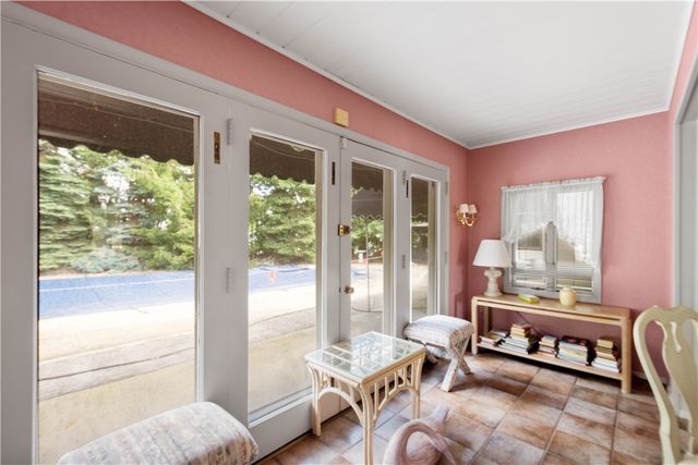 795 E Beau Street, South Strabane, PA 15301