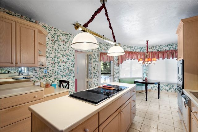 795 E Beau Street, South Strabane, PA 15301