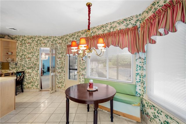 795 E Beau Street, South Strabane, PA 15301