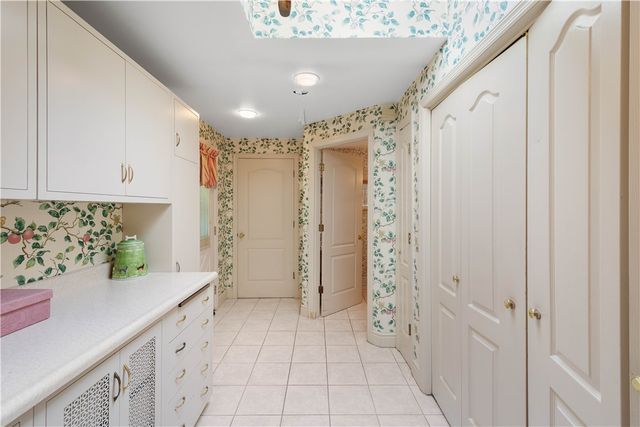 795 E Beau Street, South Strabane, PA 15301