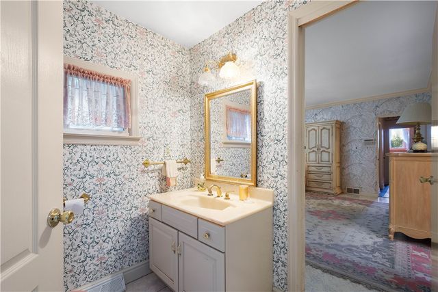 795 E Beau Street, South Strabane, PA 15301
