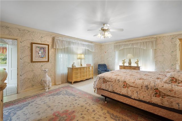 795 E Beau Street, South Strabane, PA 15301