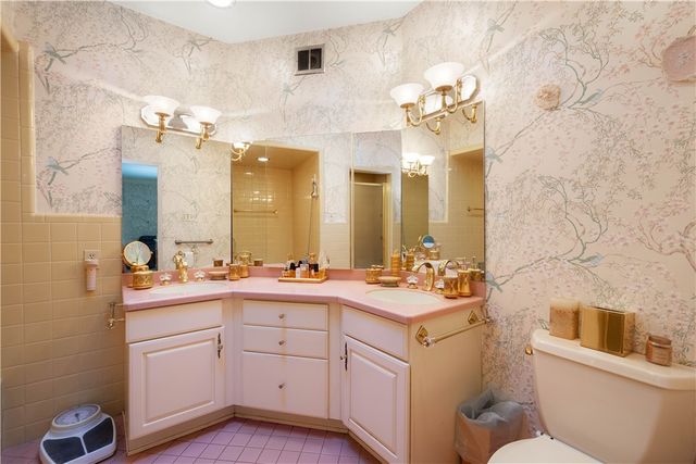 795 E Beau Street, South Strabane, PA 15301
