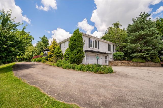 795 E Beau Street, South Strabane, PA 15301