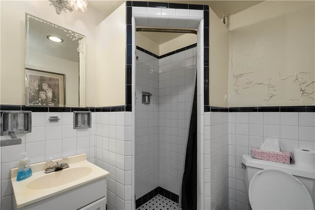 795 E Beau Street, South Strabane, PA 15301
