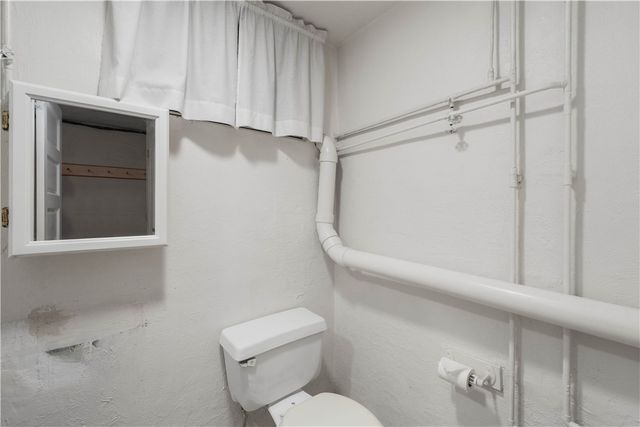 795 E Beau Street, South Strabane, PA 15301