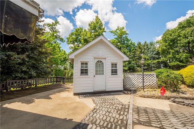 795 E Beau Street, South Strabane, PA 15301