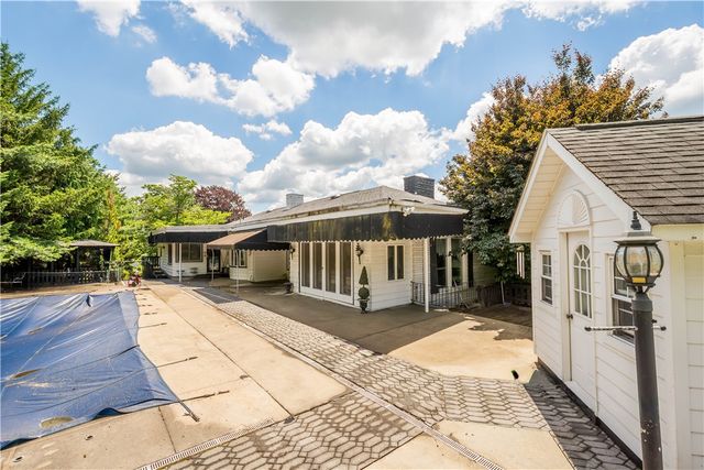 795 E Beau Street, South Strabane, PA 15301