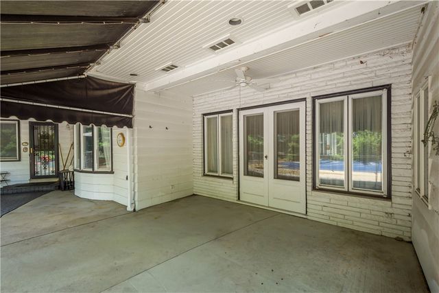 795 E Beau Street, South Strabane, PA 15301